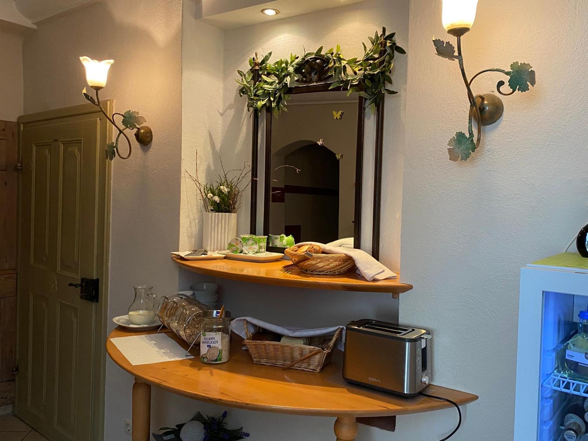 Hotel Weinstube Am Markt Gerolzhofen エクステリア 写真