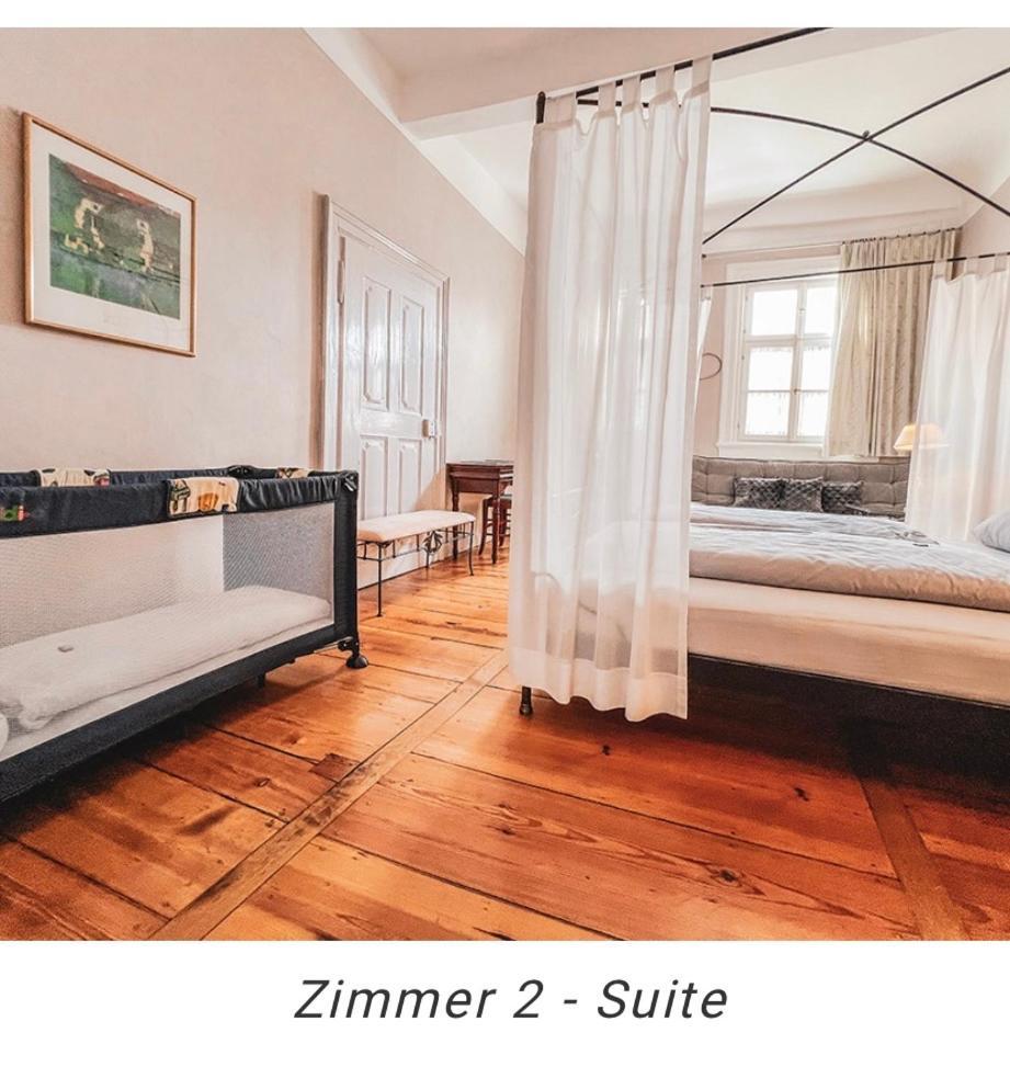 Hotel Weinstube Am Markt Gerolzhofen エクステリア 写真