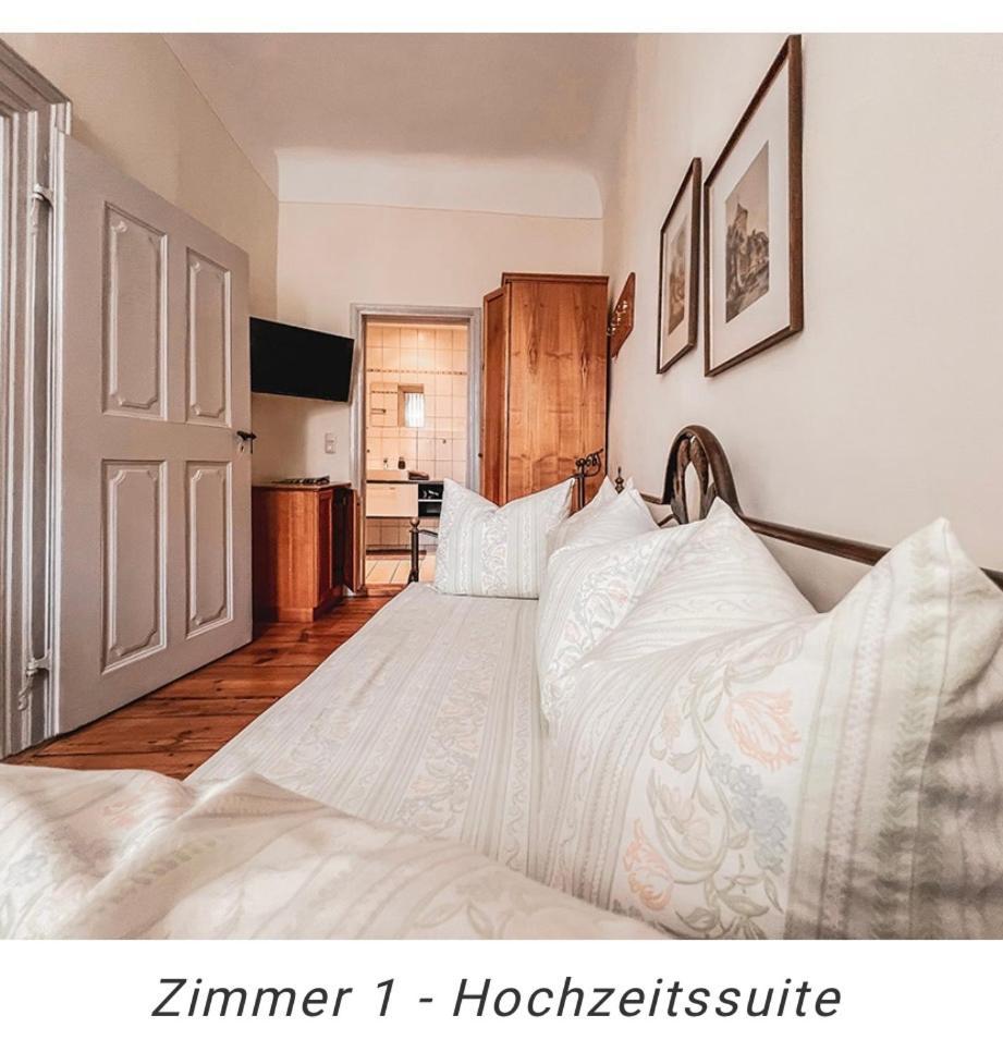 Hotel Weinstube Am Markt Gerolzhofen エクステリア 写真