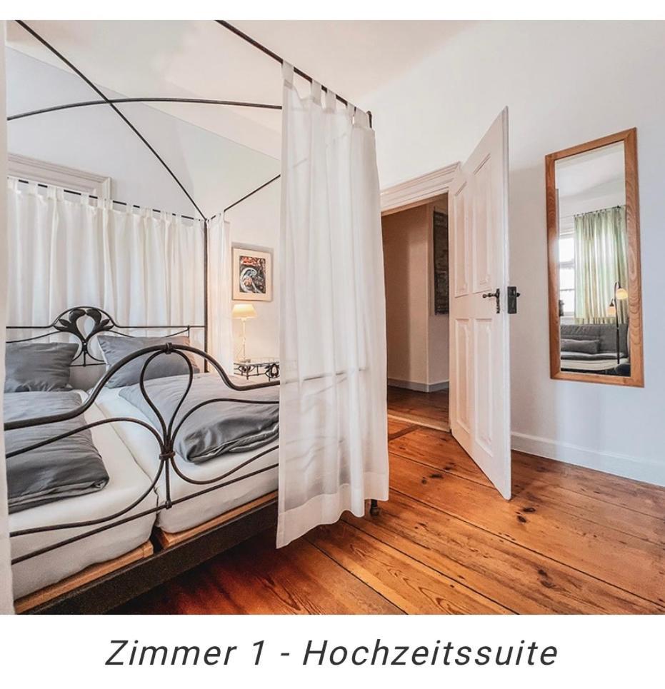 Hotel Weinstube Am Markt Gerolzhofen エクステリア 写真