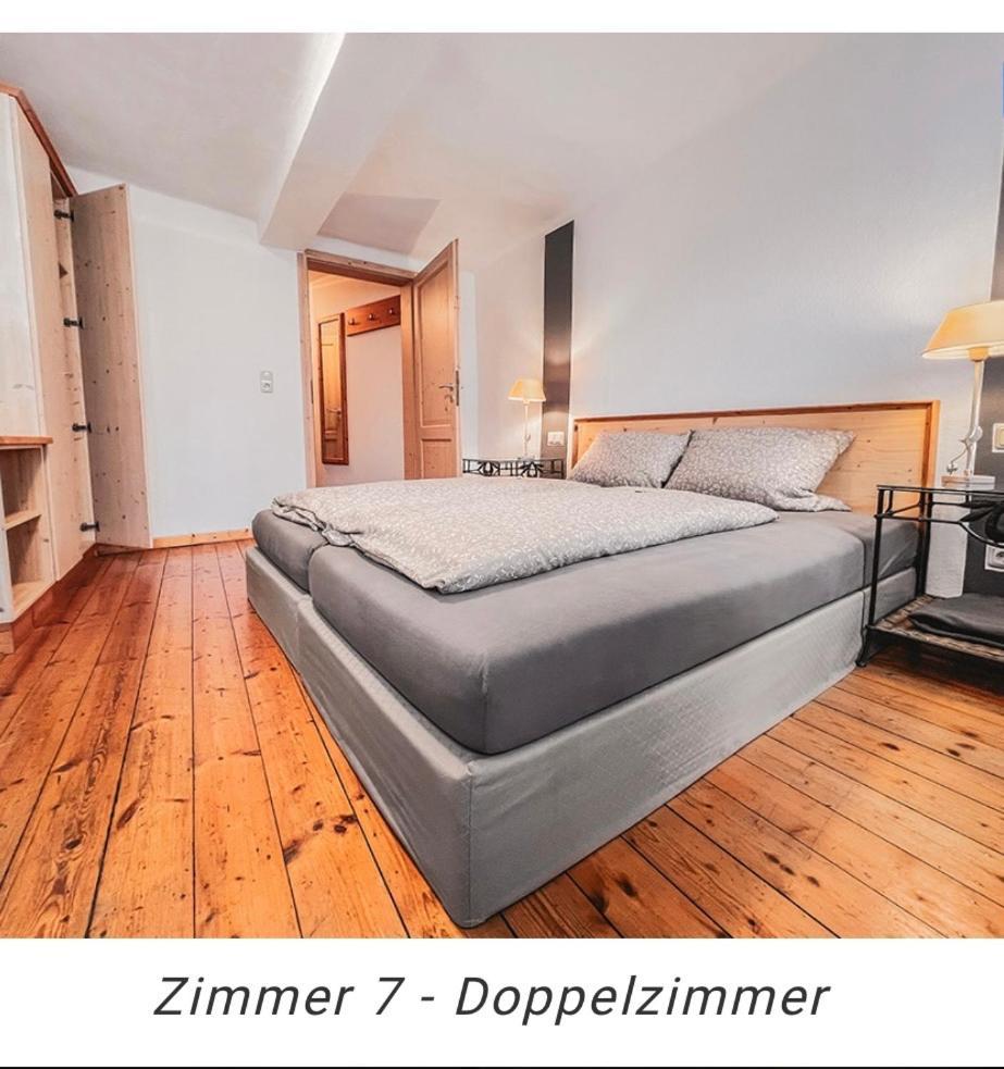 Hotel Weinstube Am Markt Gerolzhofen エクステリア 写真