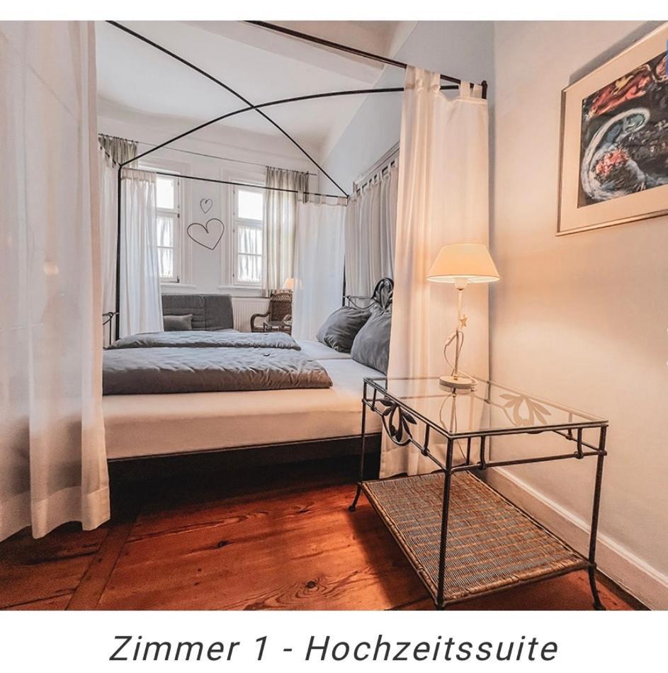 Hotel Weinstube Am Markt Gerolzhofen エクステリア 写真