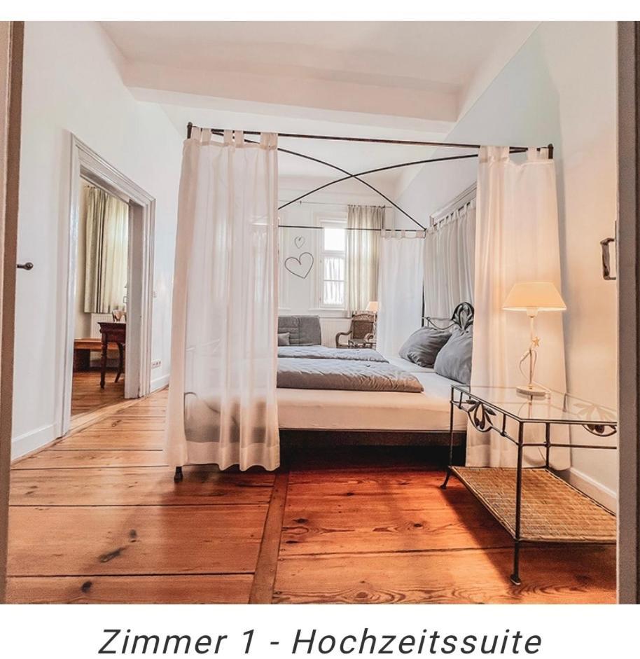 Hotel Weinstube Am Markt Gerolzhofen エクステリア 写真