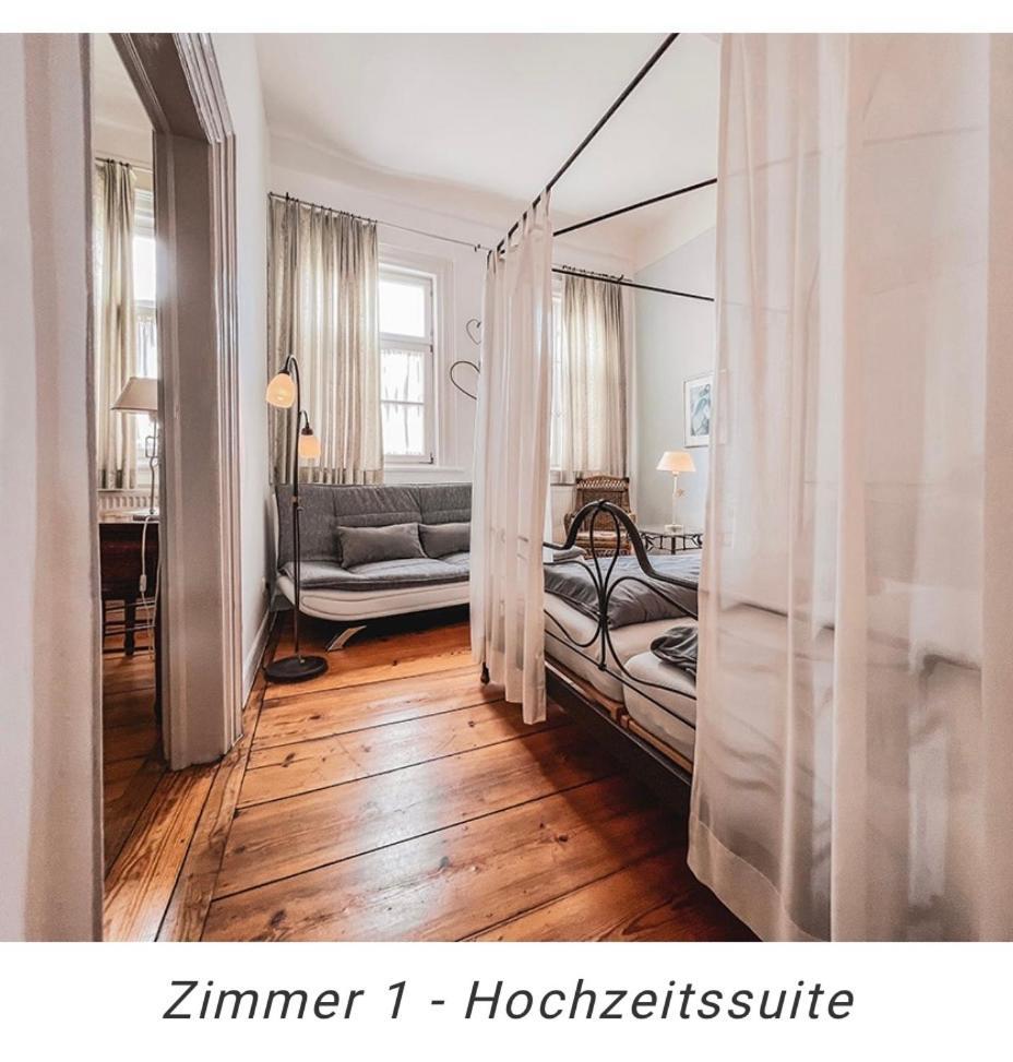 Hotel Weinstube Am Markt Gerolzhofen エクステリア 写真